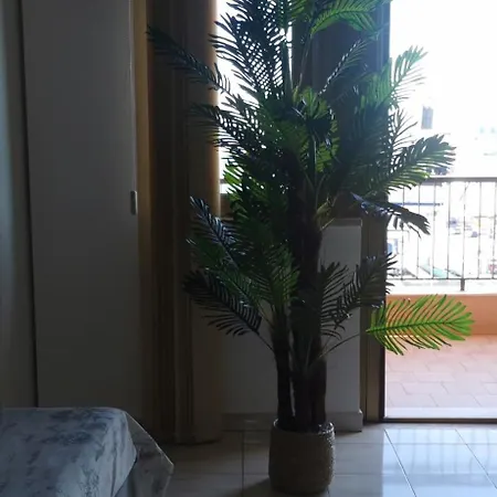 Port Side Apartament *